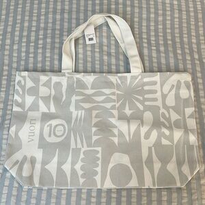 NWT Vuori White Canvas Tote Bag - Large